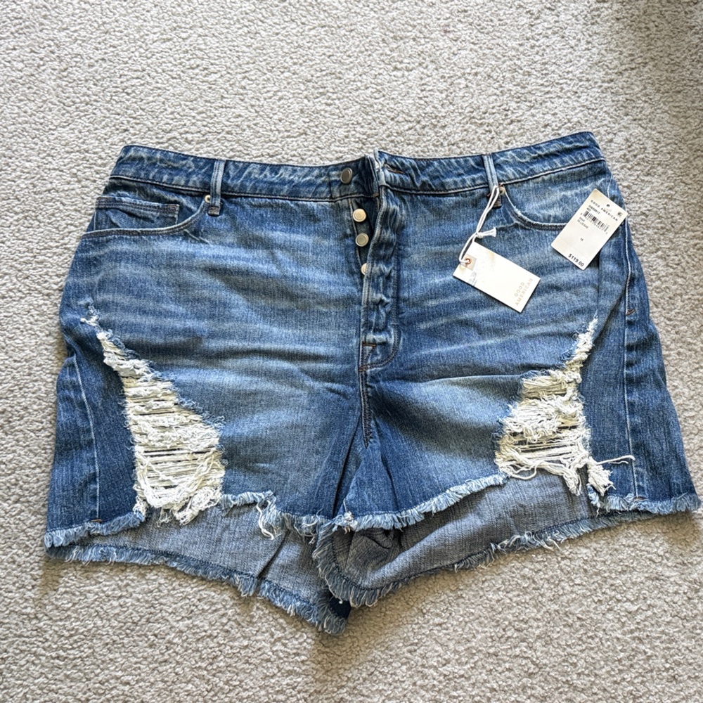 Good American Bombshell Short Distressed | Sz 16